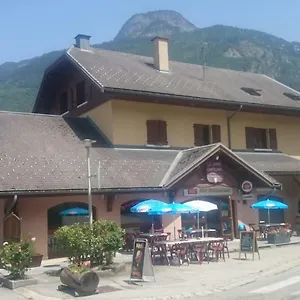 hotel-le-grand-chatelard-restaurant.hotels-rhonealpes.com/